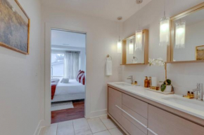 Modern 4 Bedroom 2.5 Bath Gorgeous Getaway